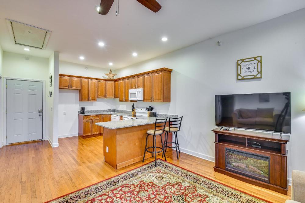 3 Mi to Warren Dunes Sawyer Getaway with Fireplace!